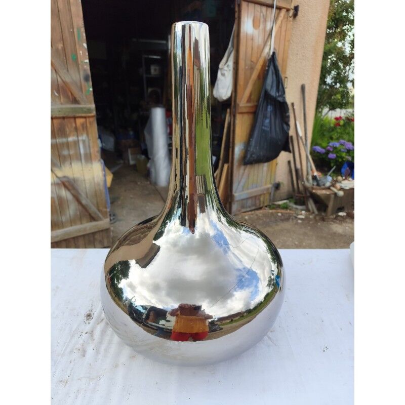 Italian vase design by Adriani et Rossi.