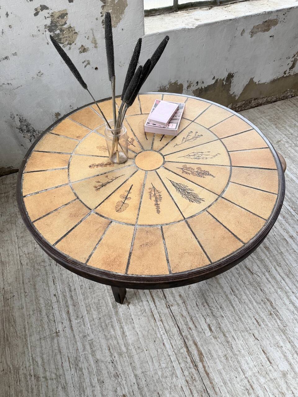 Herbier Capron ceramic dining table