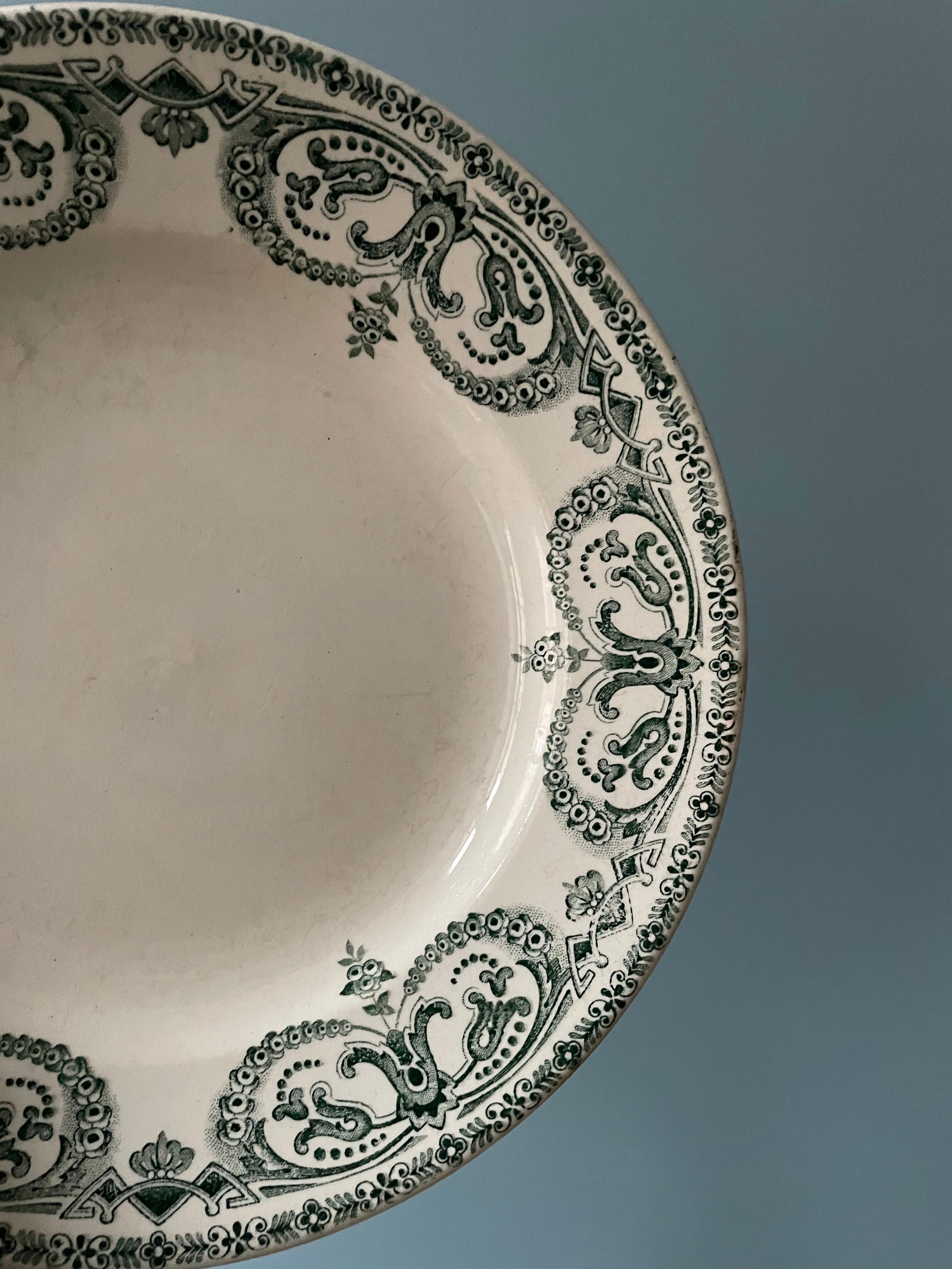 Set of 6 flat plates Terre de Fer, Digoin Sarreguemines, Garland model