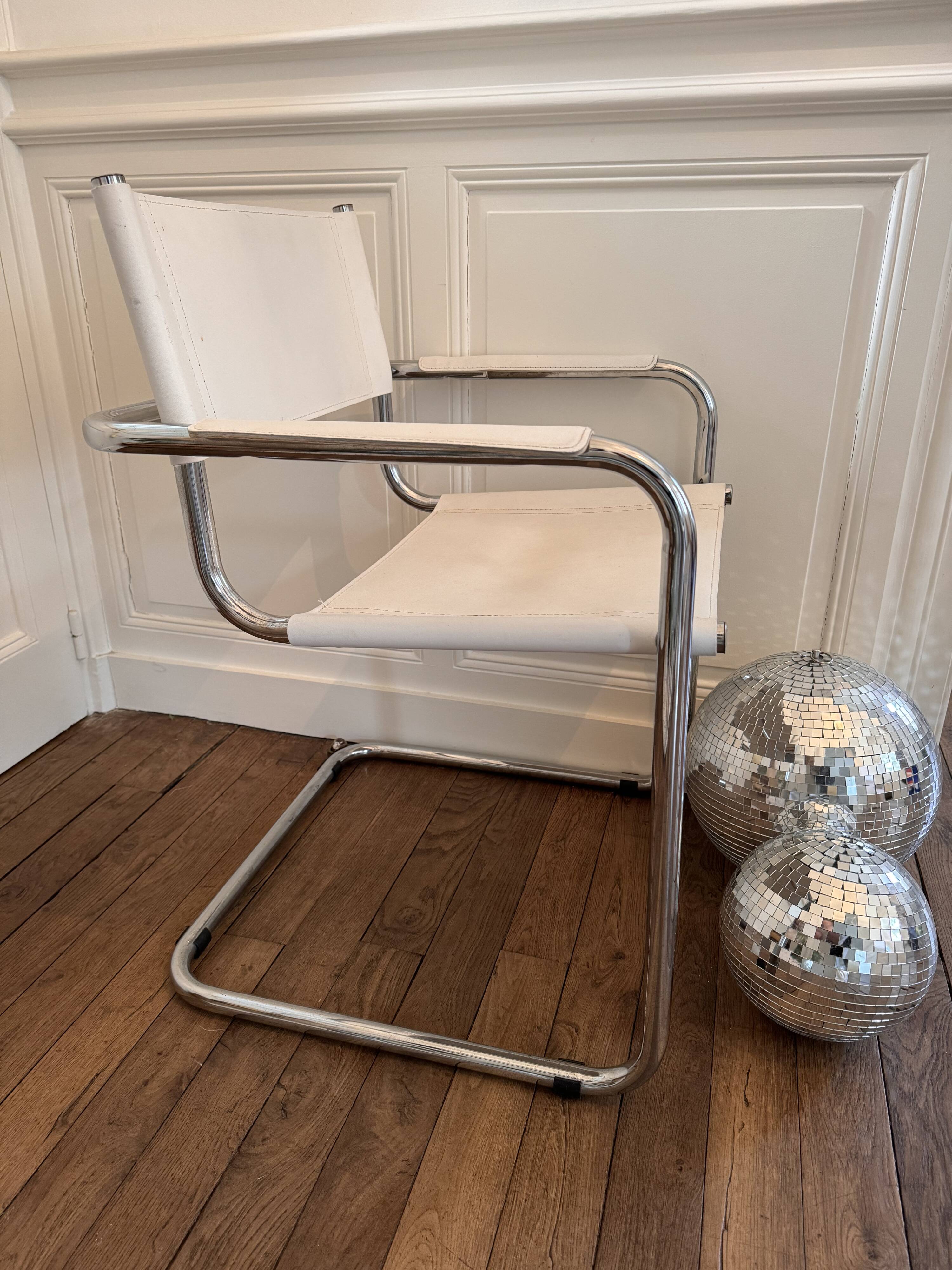 Mateo Grassi style armchair