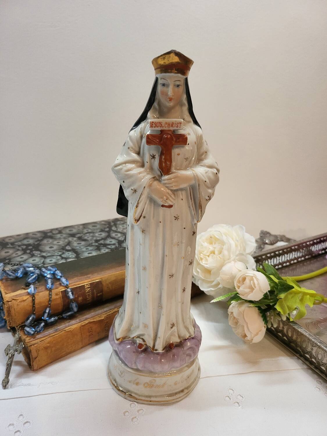 Porcelain Statuette of Our Lady of Pont Hand