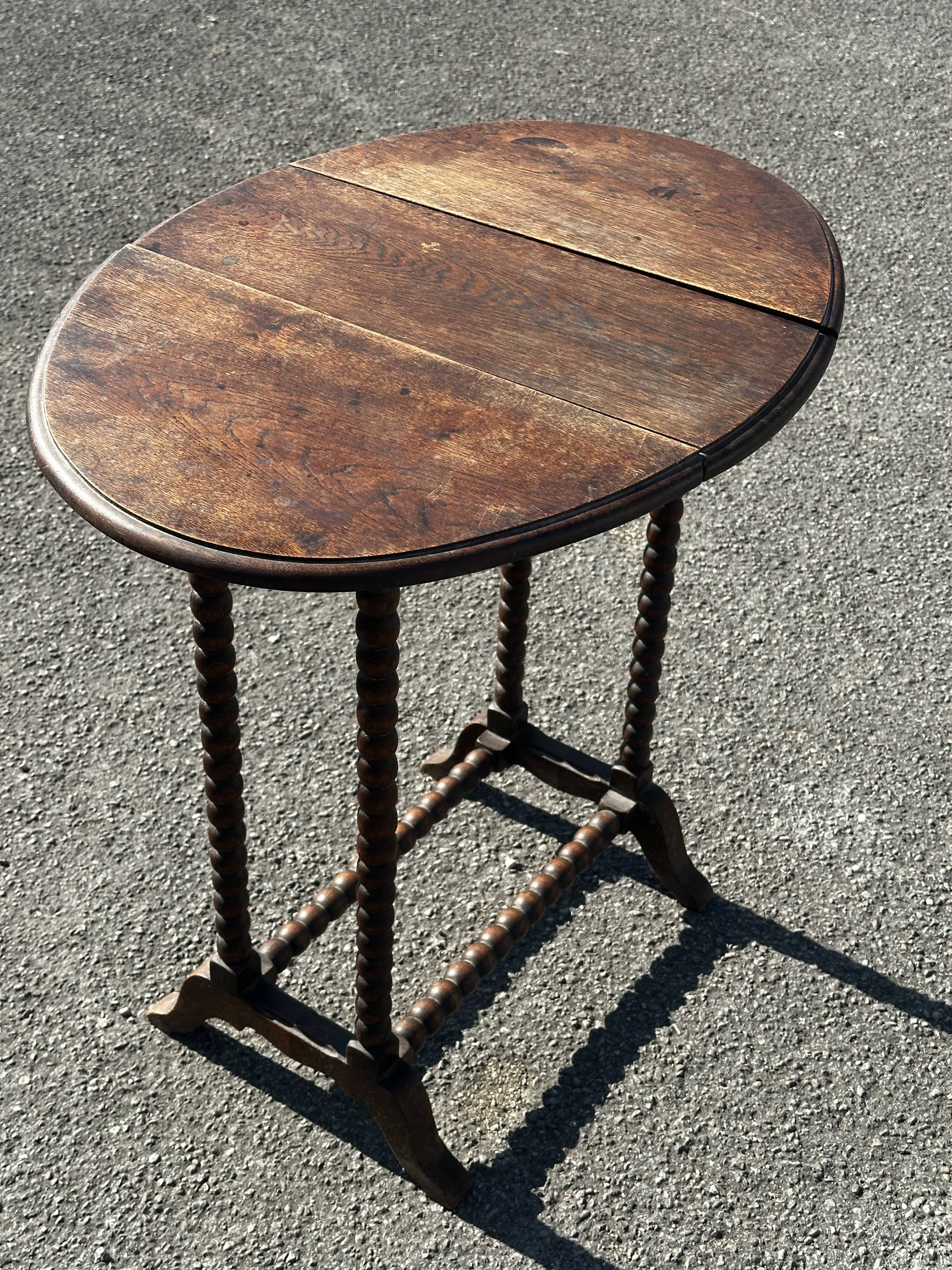 Small folding table called Gateleg, Victorian era