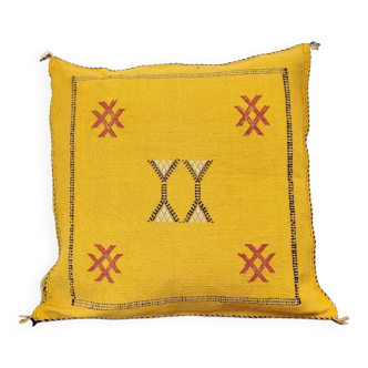 Coussin marocain jaune berbère en soie de cactus