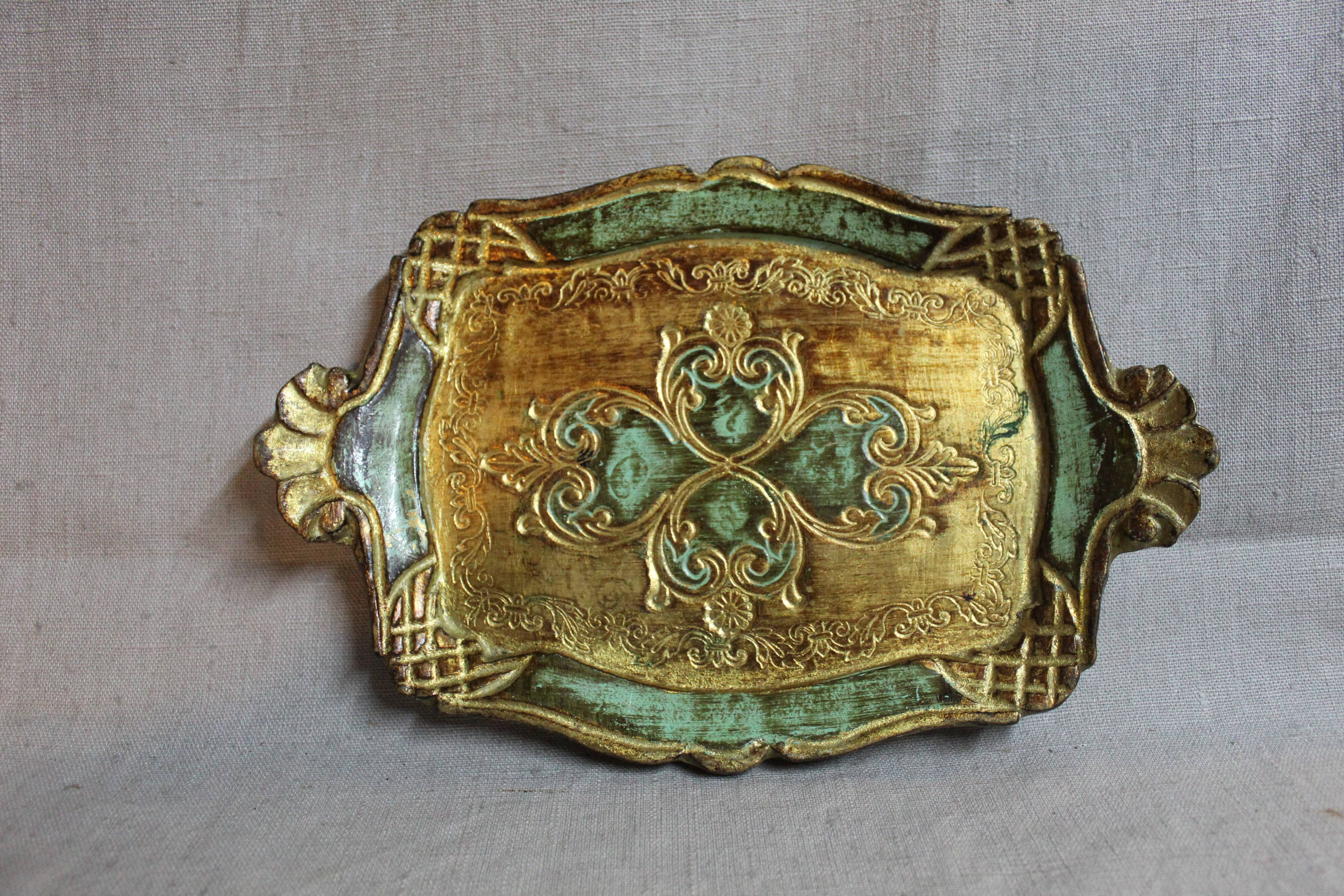 Lot of 3 vintage Florentine trays made of gilded wood
