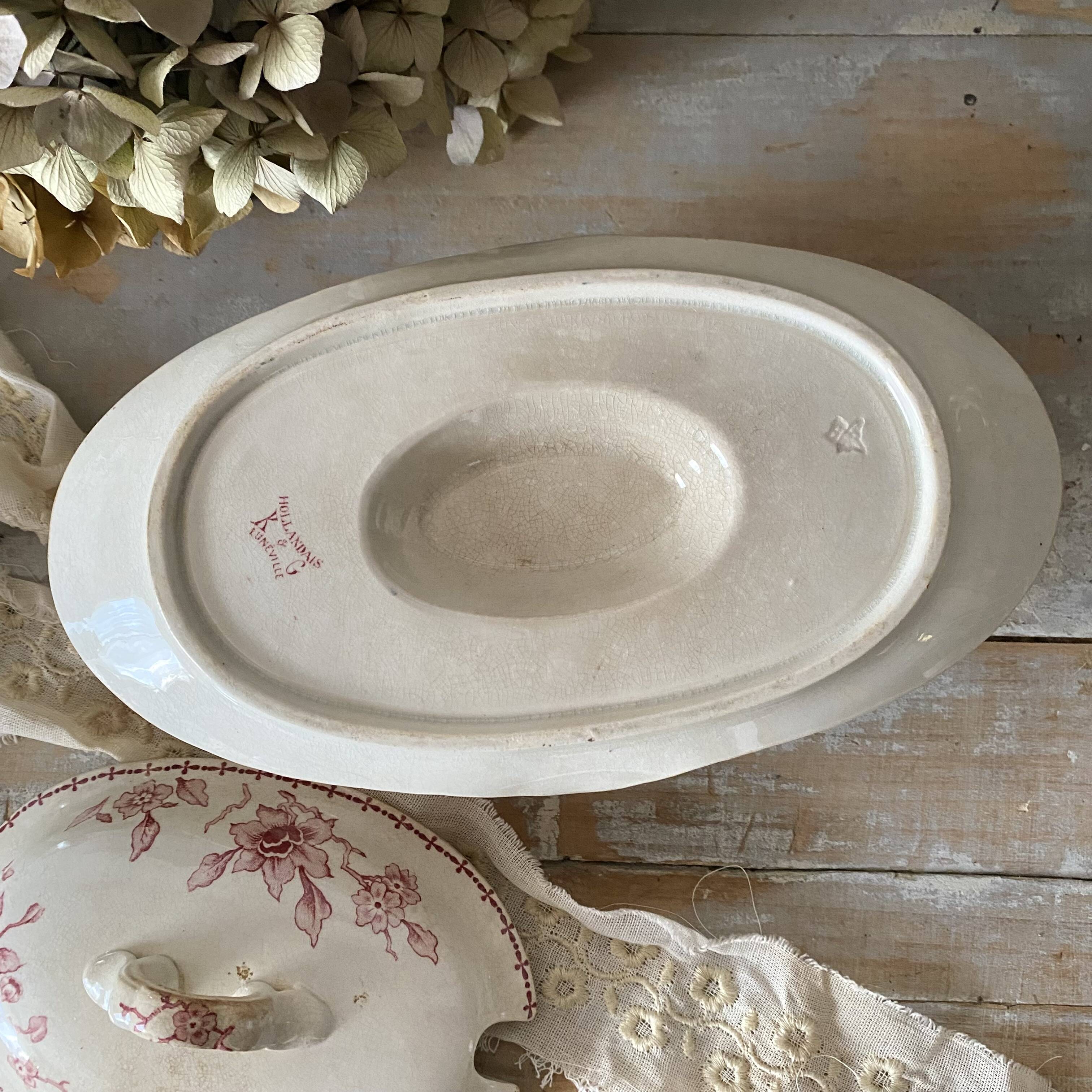 Lunéville ironstone sauceboat, Dutch model