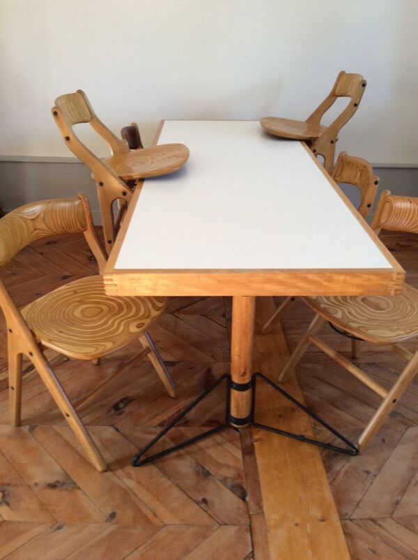 Ensemble table à manger et 6 chaises décapées Marc Held Design 1980