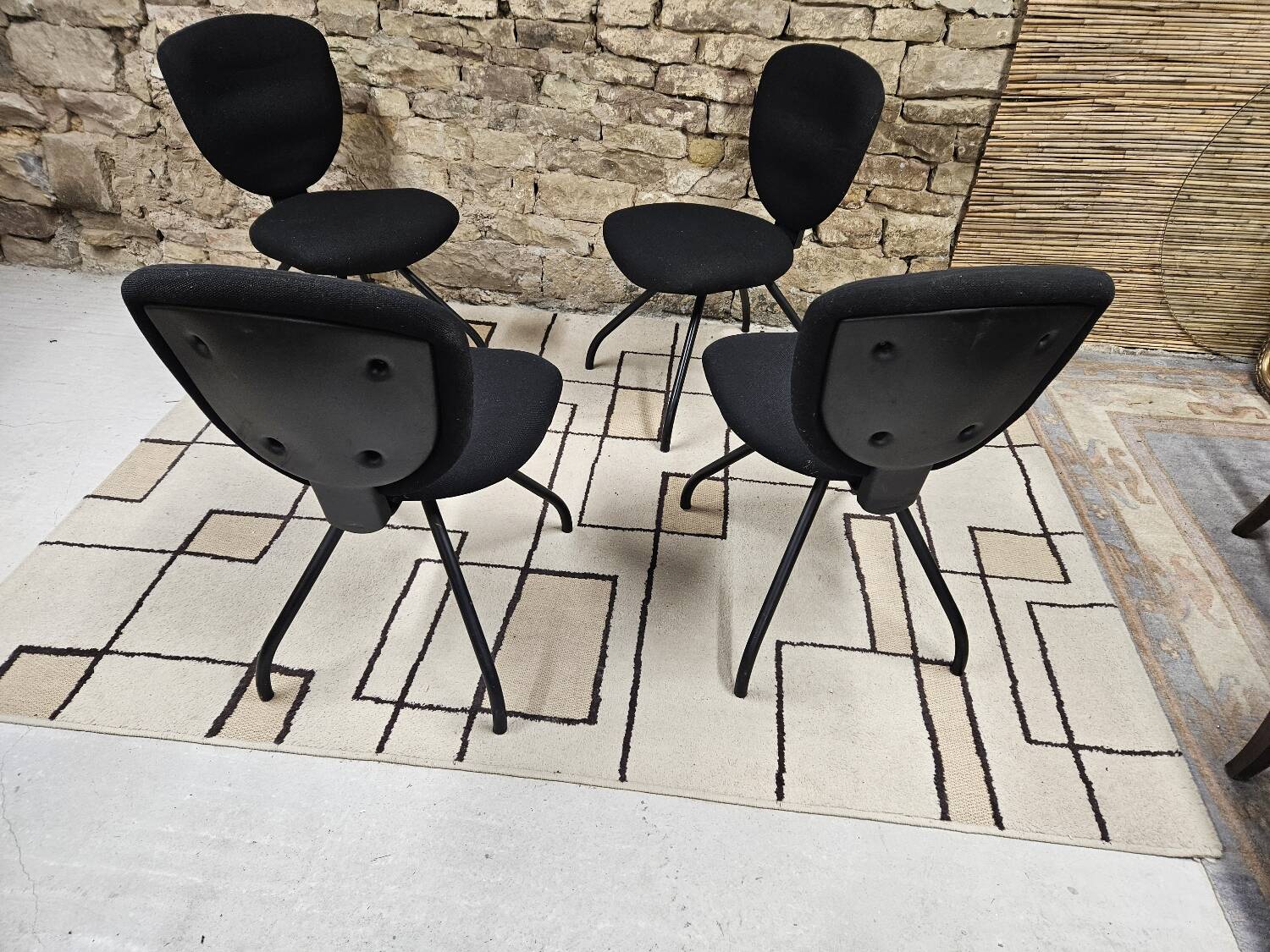 Set of 4 vintage design ergonomic chairs