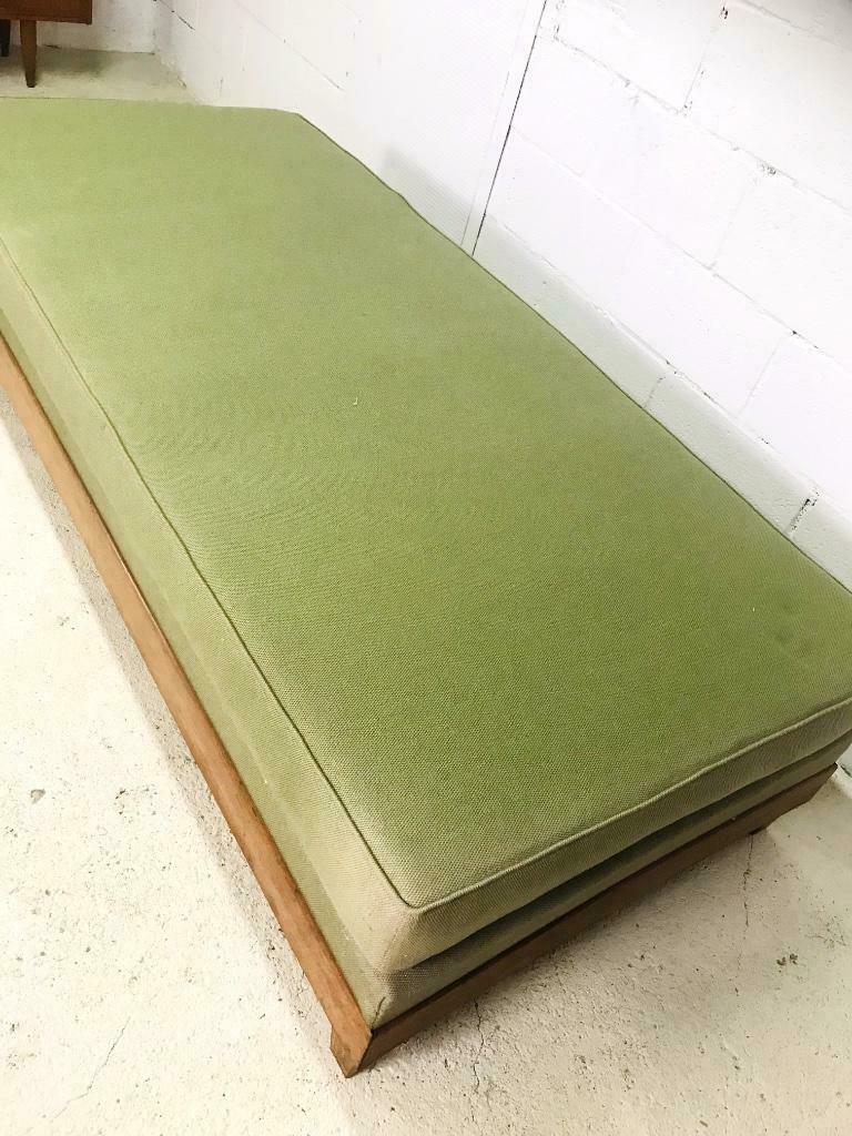 vintage daybed/bed/seat