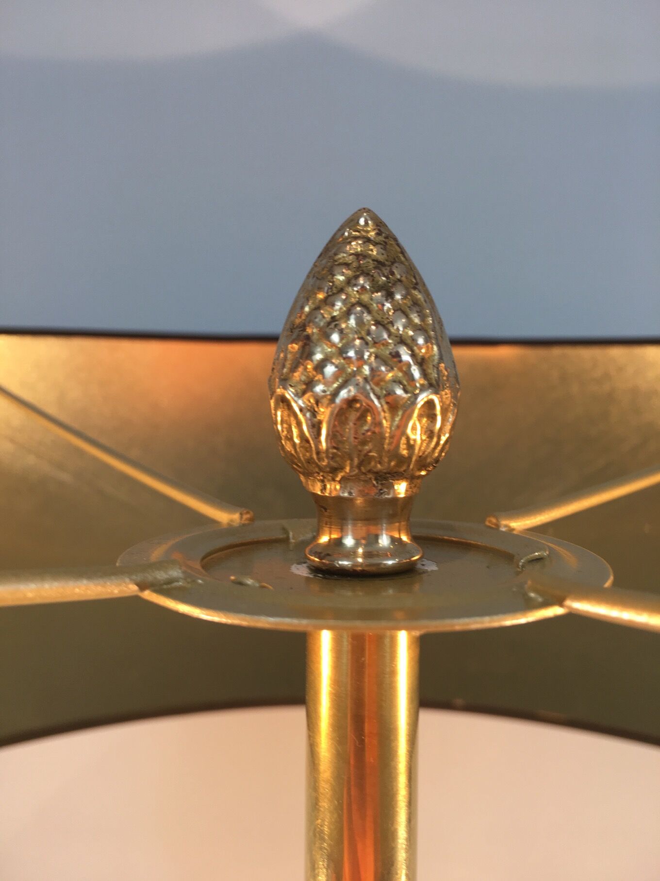 Floor lamp of parquet in neoclassical style in brass with dolphin heads. french work of the ma