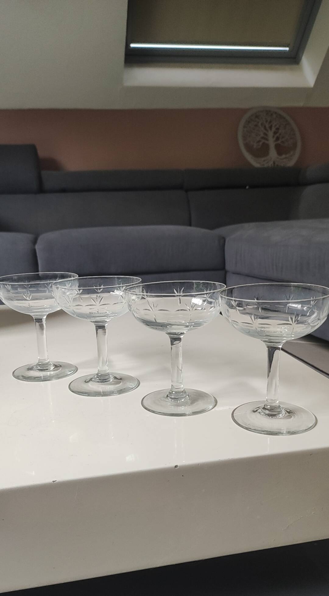 Lot of 4 Art Deco champagne coupes / Verreries de Doyen. Half crystal.