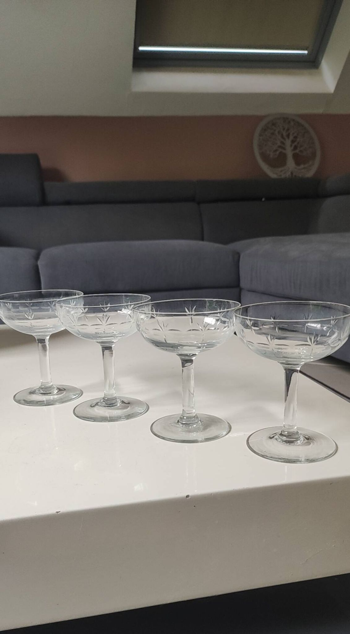 Lot of 4 Art Deco champagne coupes / Verreries de Doyen. Half crystal.