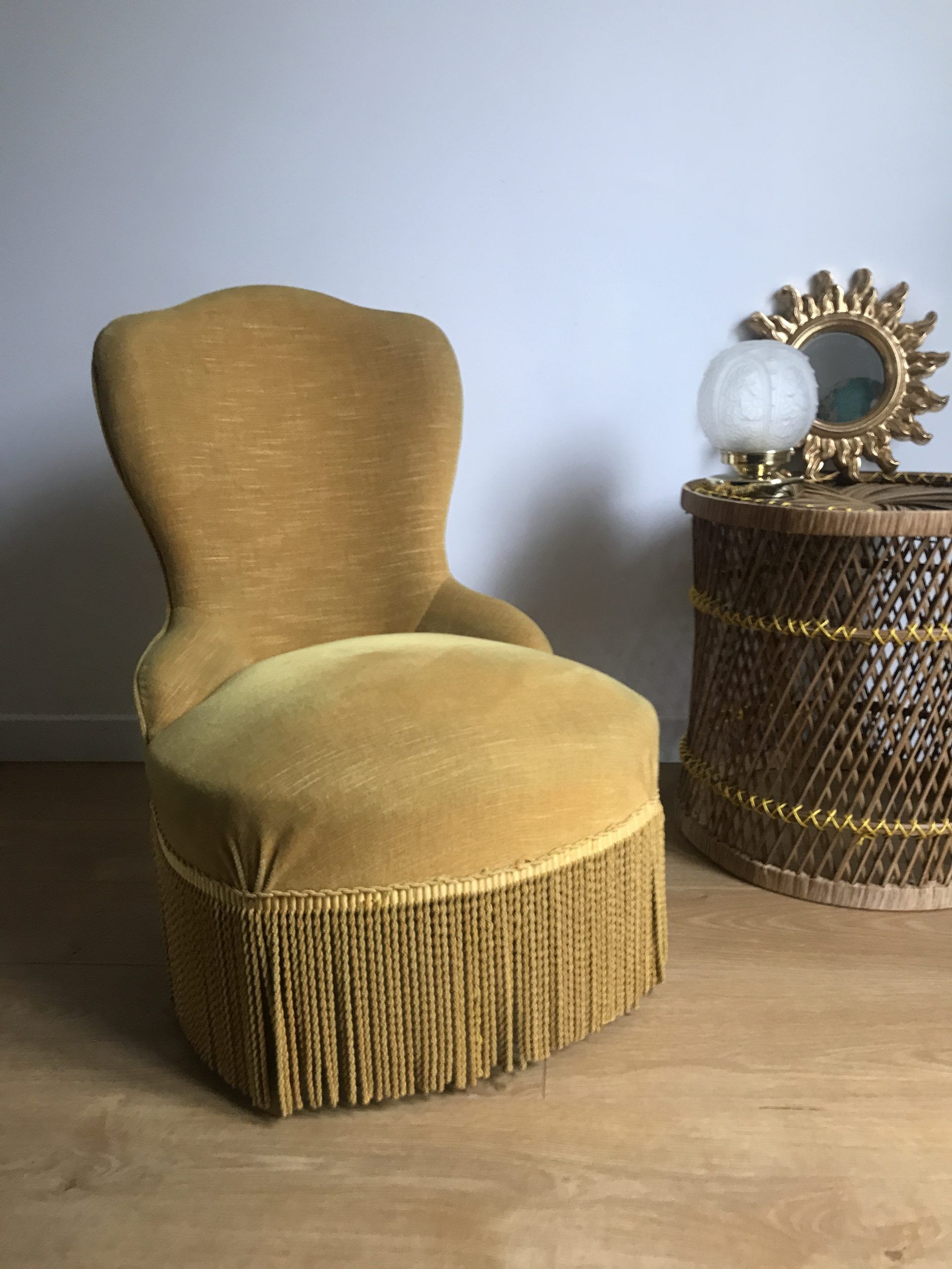 Yellow velvet toad heater