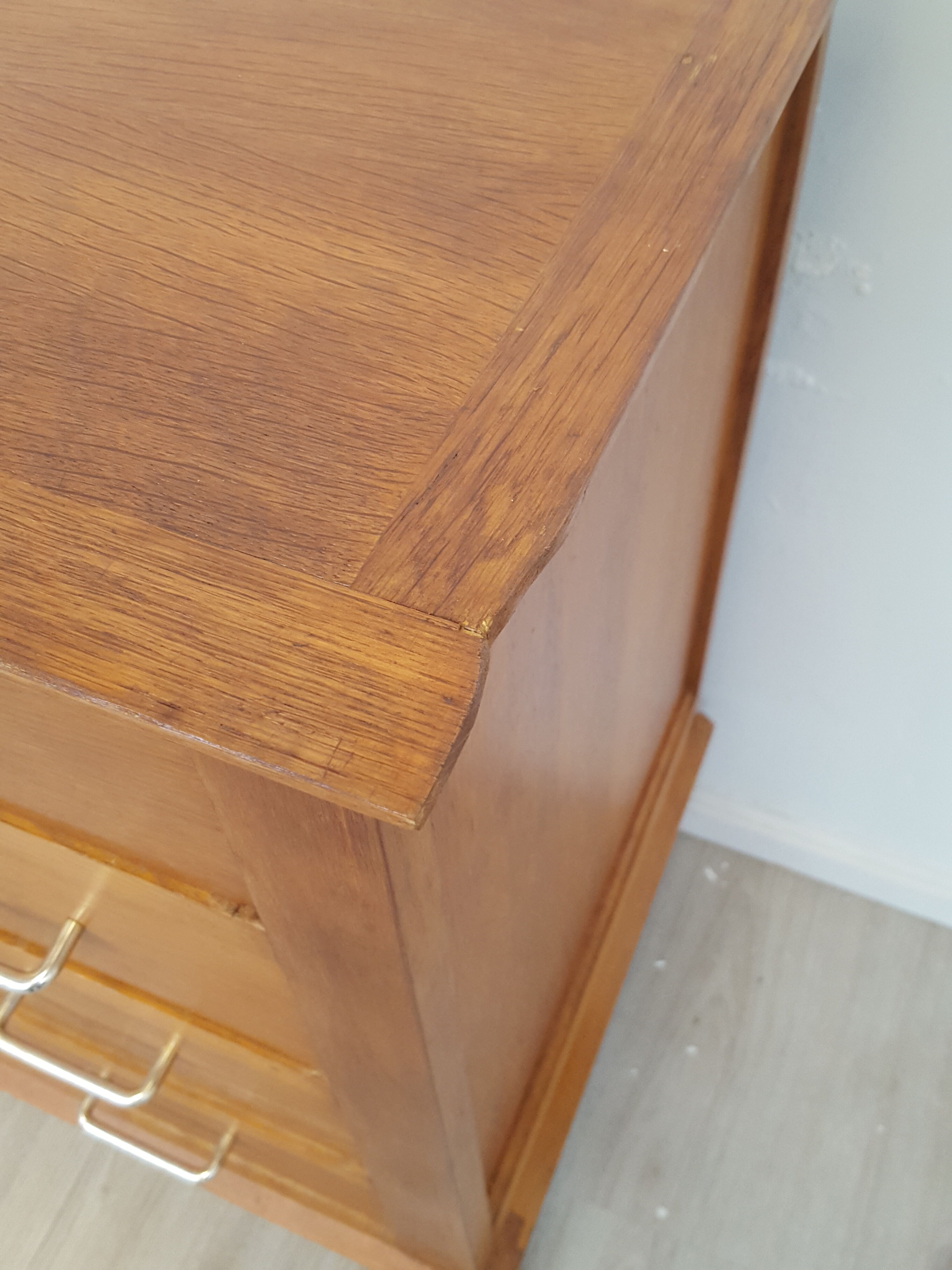 Vintage chest of drawers