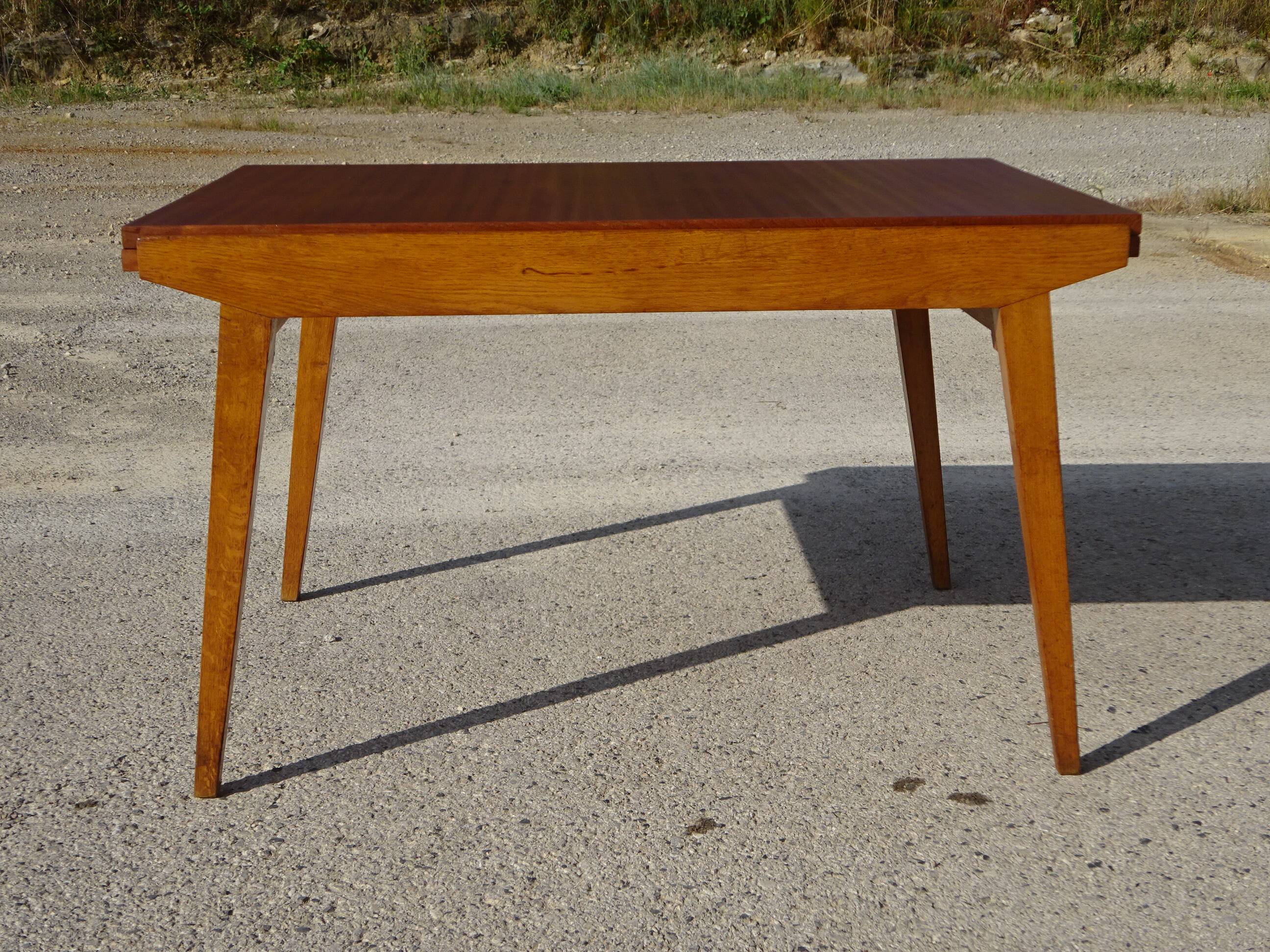 Table vintage en bois avec pieds compas
