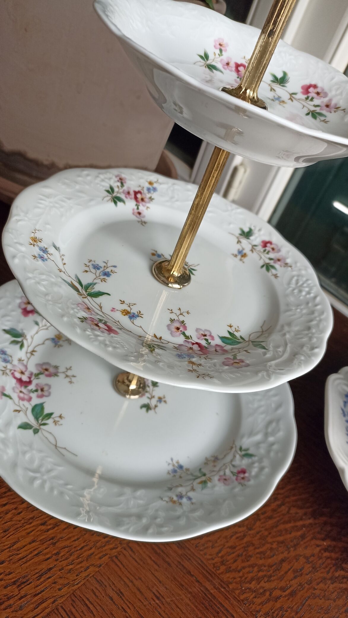 Dumb servant with 3 floors in Berry porcelain by SFP