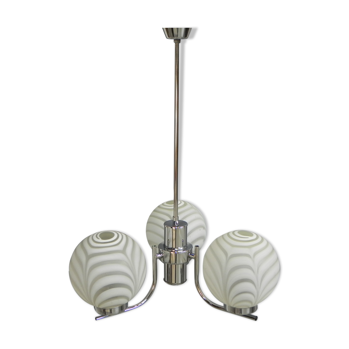 Vintage chandelier with 3 globes