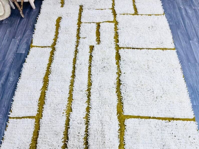 Handmade pure wool rug, size 150/250 cm.