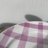 4 dinner plates, pink tablecloth, Moulin des Loups