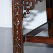 Paire de chaises Thomas Chippendale époque 1760 brodées sculptées