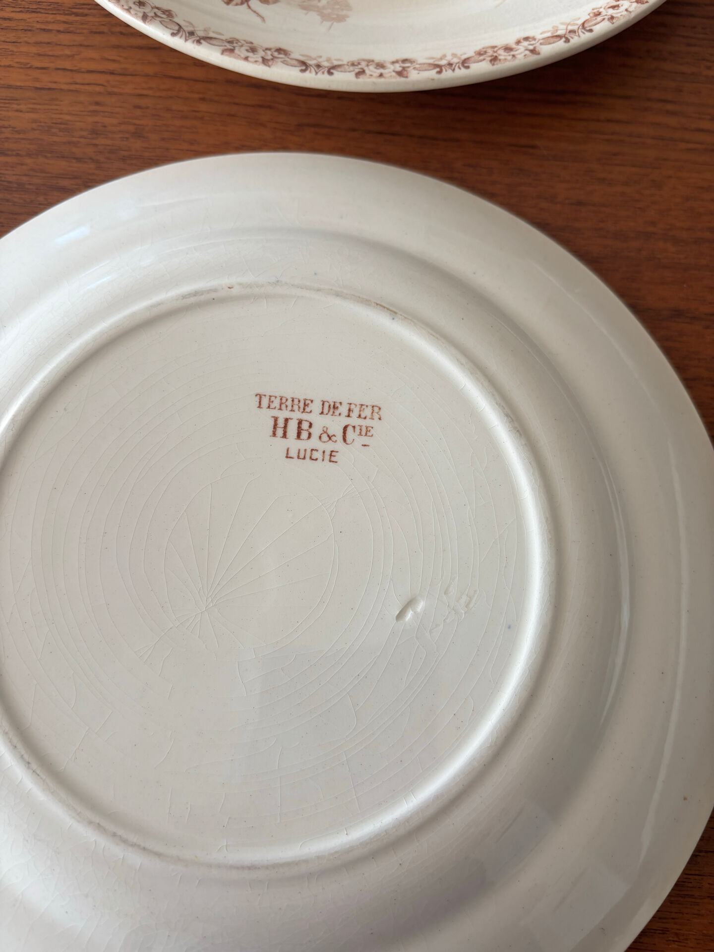 4 antique flat plates from Hte Boulenger et Cie in sepia ironstone, Lucie model.