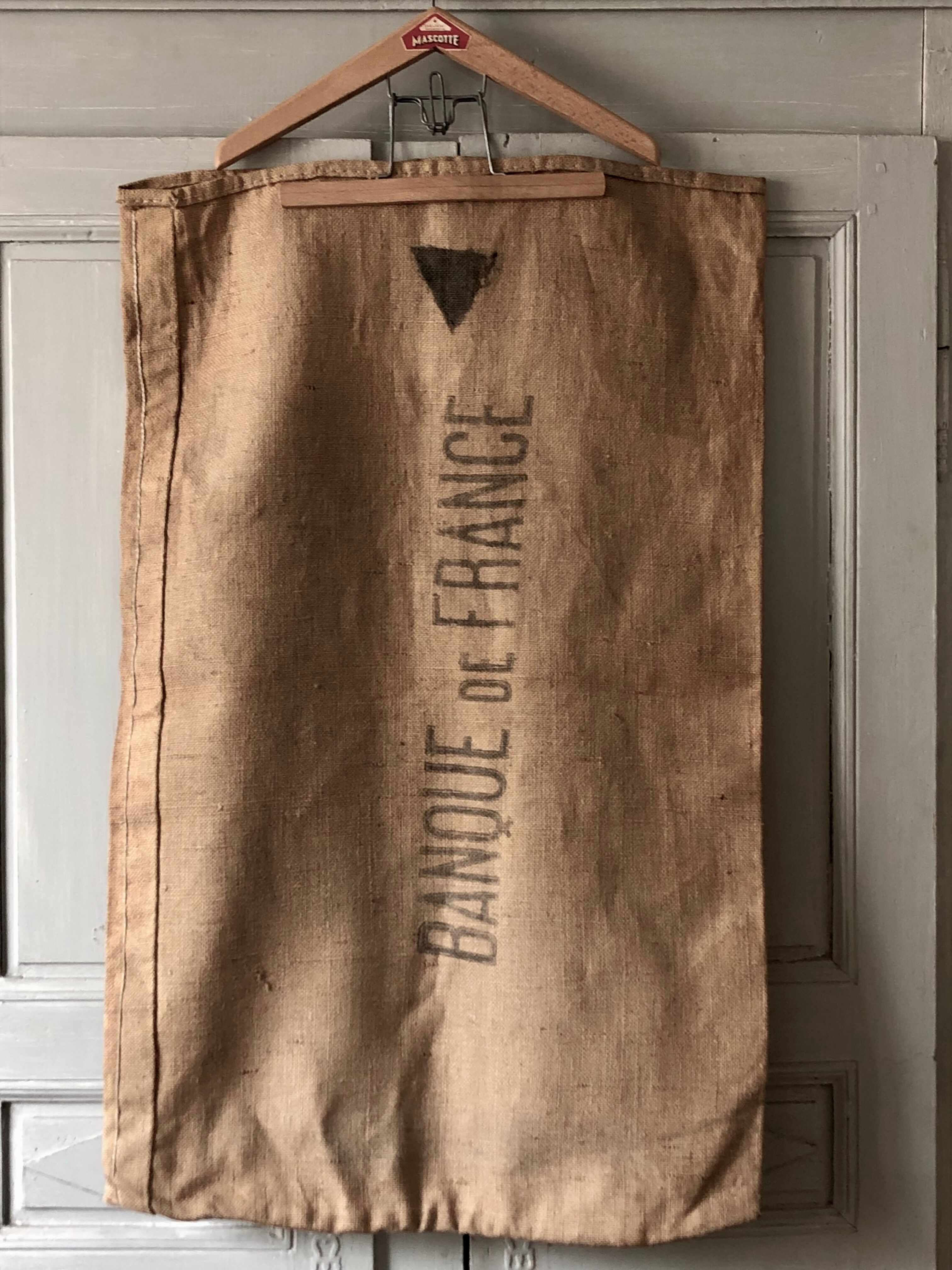 Hemp bag France bank