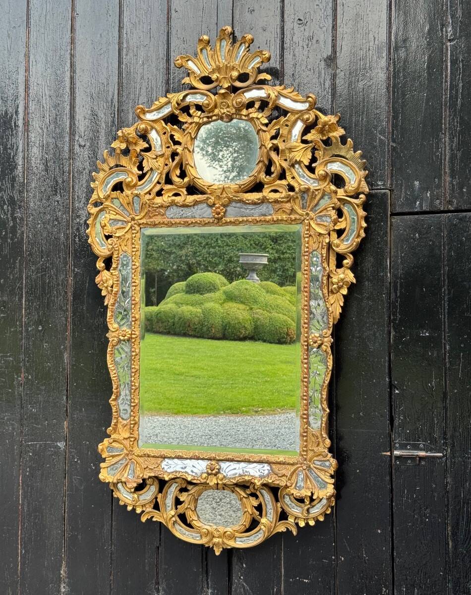 Louis XV style mirror with parecloses in gilded wood, early 19th century, Empire A