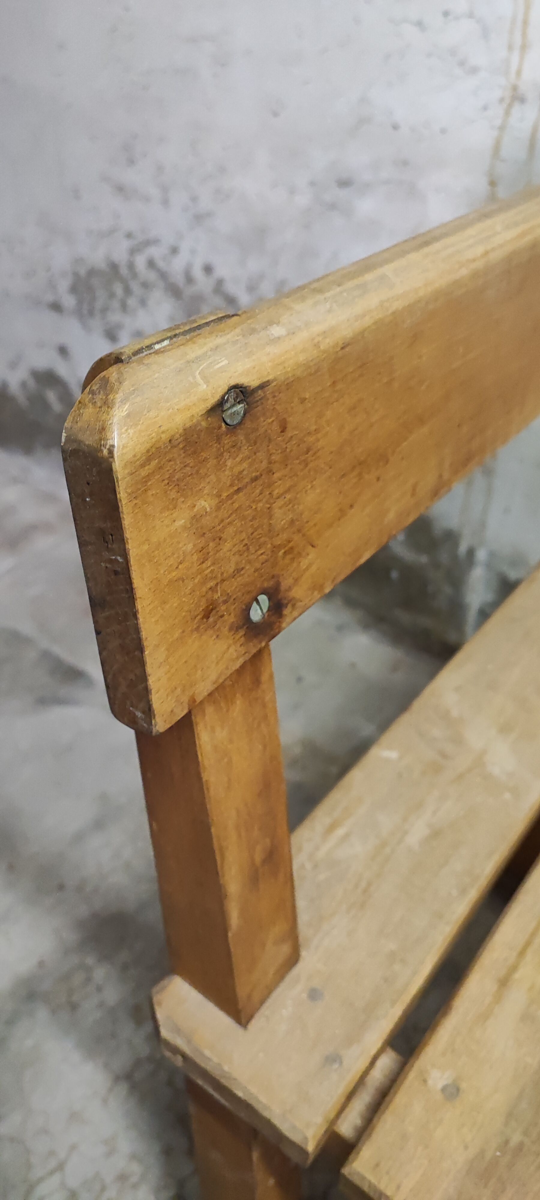 Bureau pupitre écolier une personne