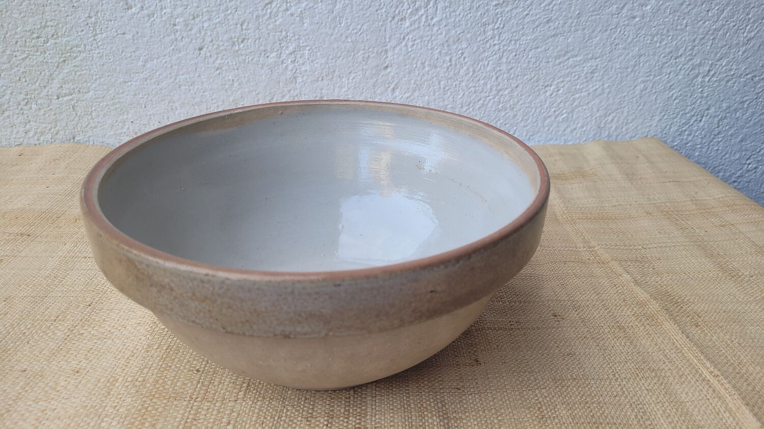 Stoneware salad bowl