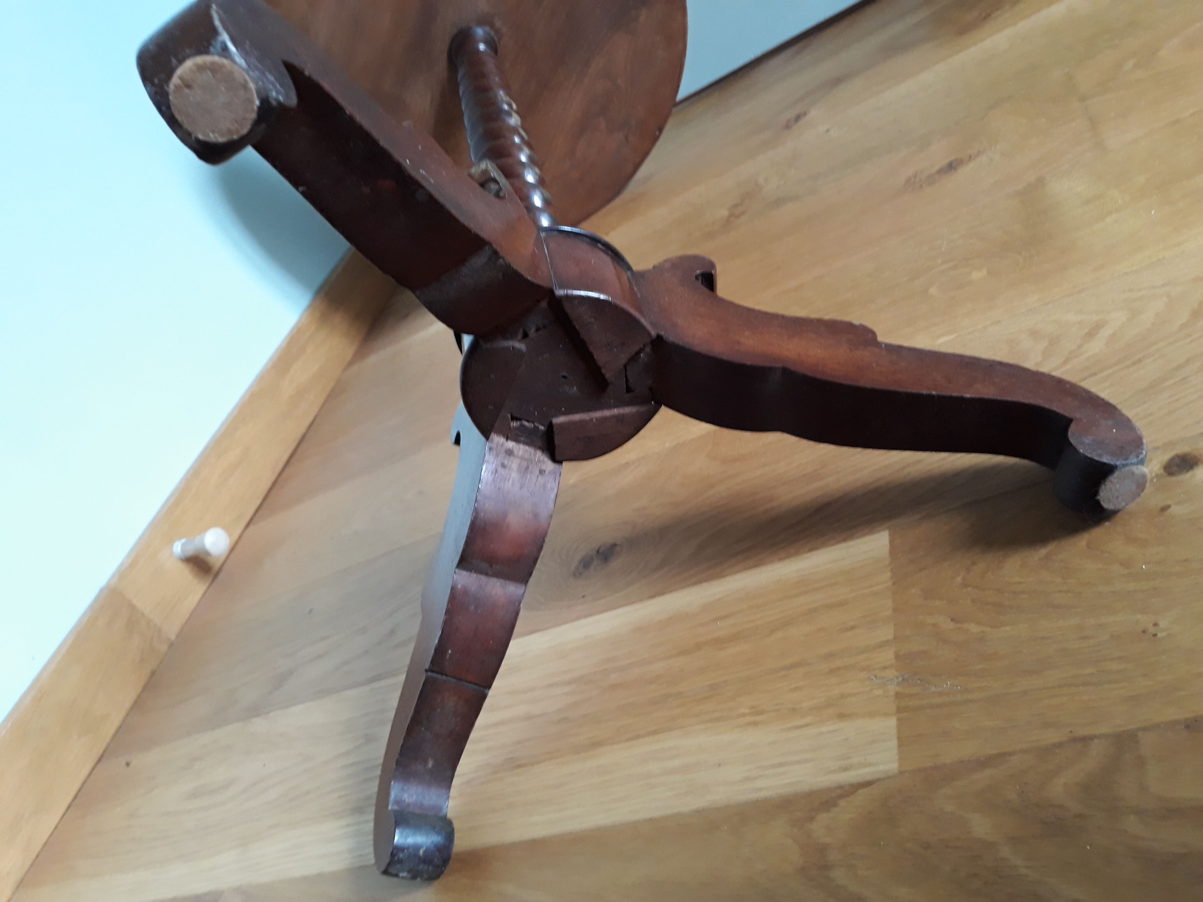 Solid wood side table with spiral base