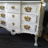 Commode blanche et dorée patinée