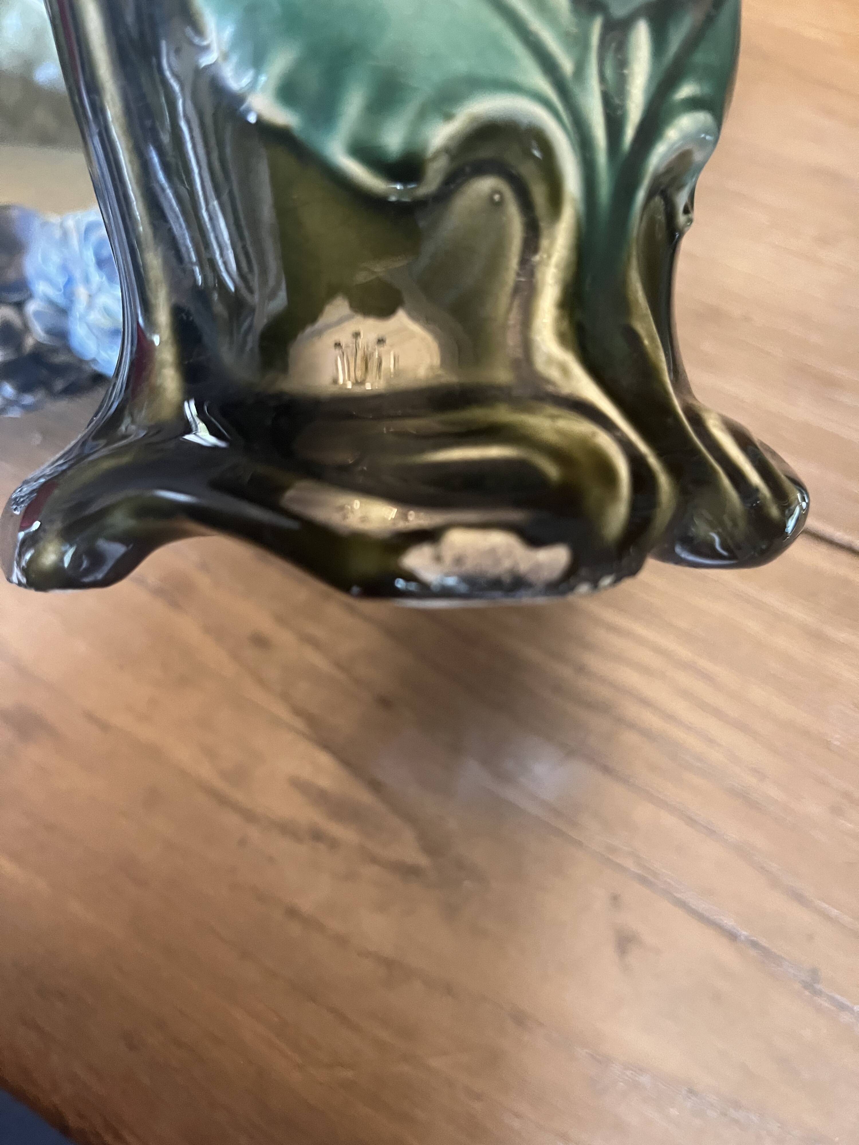 Vase art déco en barbotine signé A.G de Bruyn