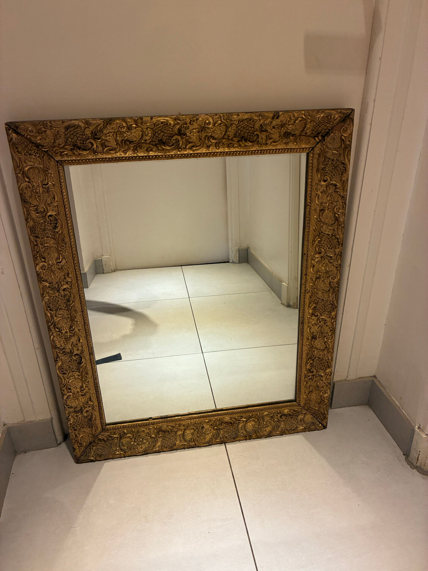 Rectangular framed mirror in wood and gilded stucco – Louis XV Rococo style