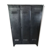 Old strafor metal cloakroom on the corrugated side three doors industrial furniture