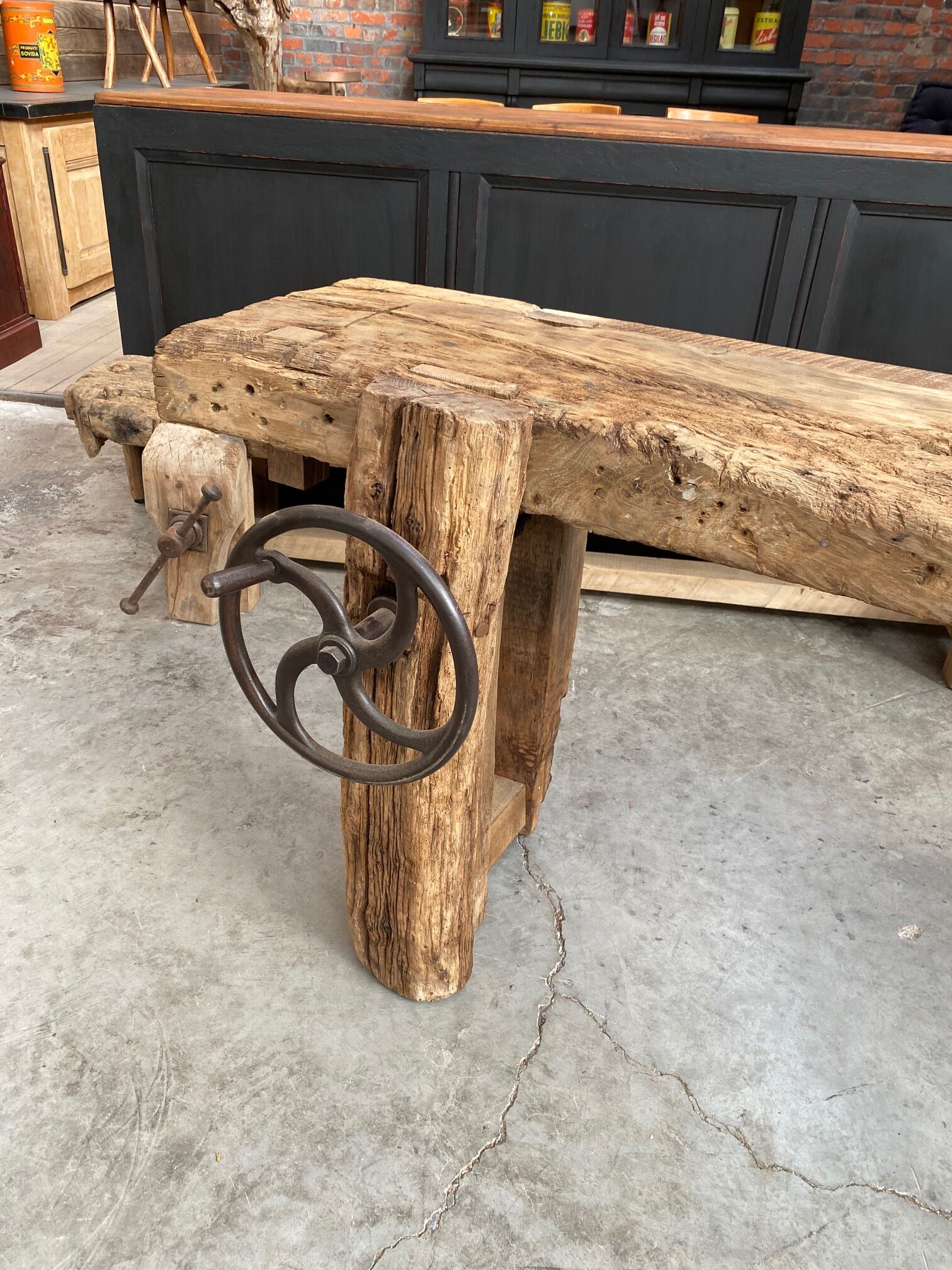 Old established console