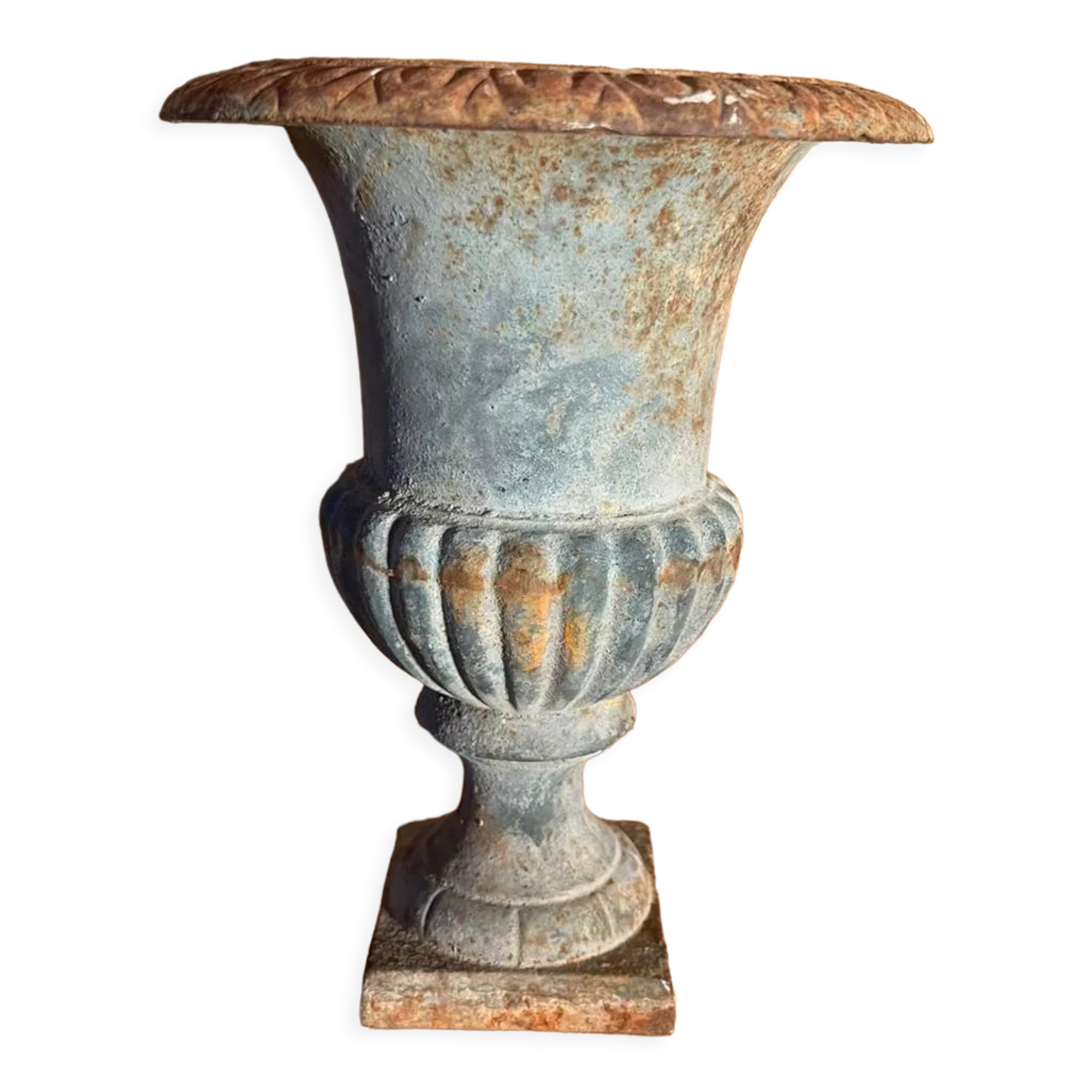 Old Medici vase in cast iron nineteenth century