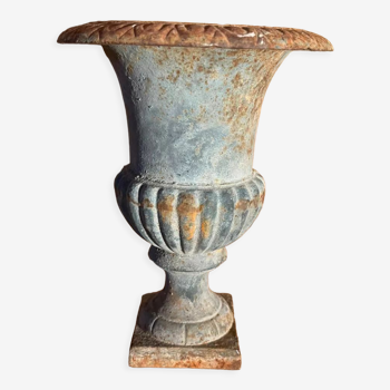 Old Medici vase in cast iron nineteenth century