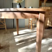 Extendable round table from the 1970s