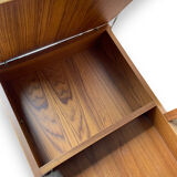 Dressing table in natural wood and fabrics