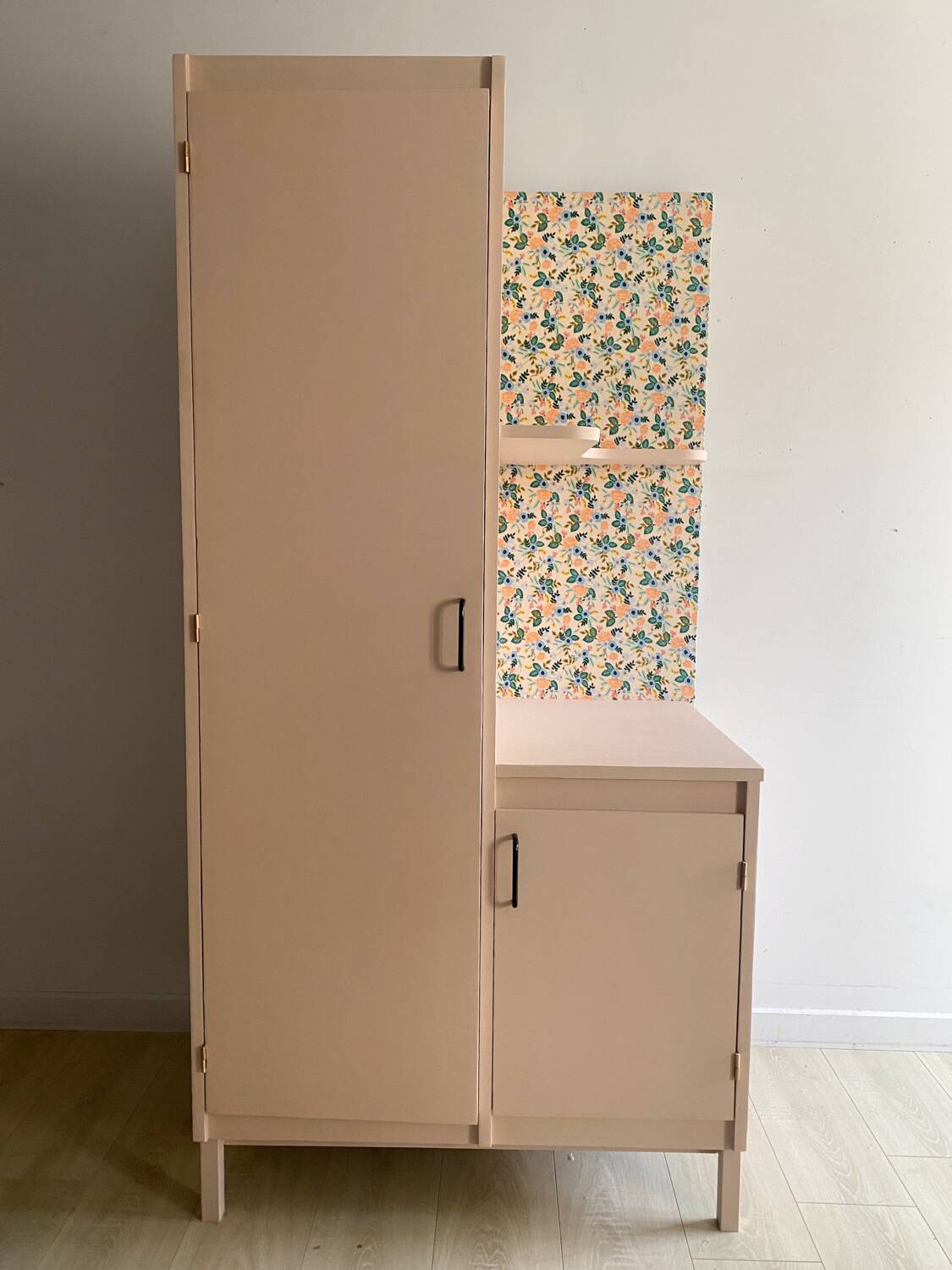 Asymmetrical wardrobe