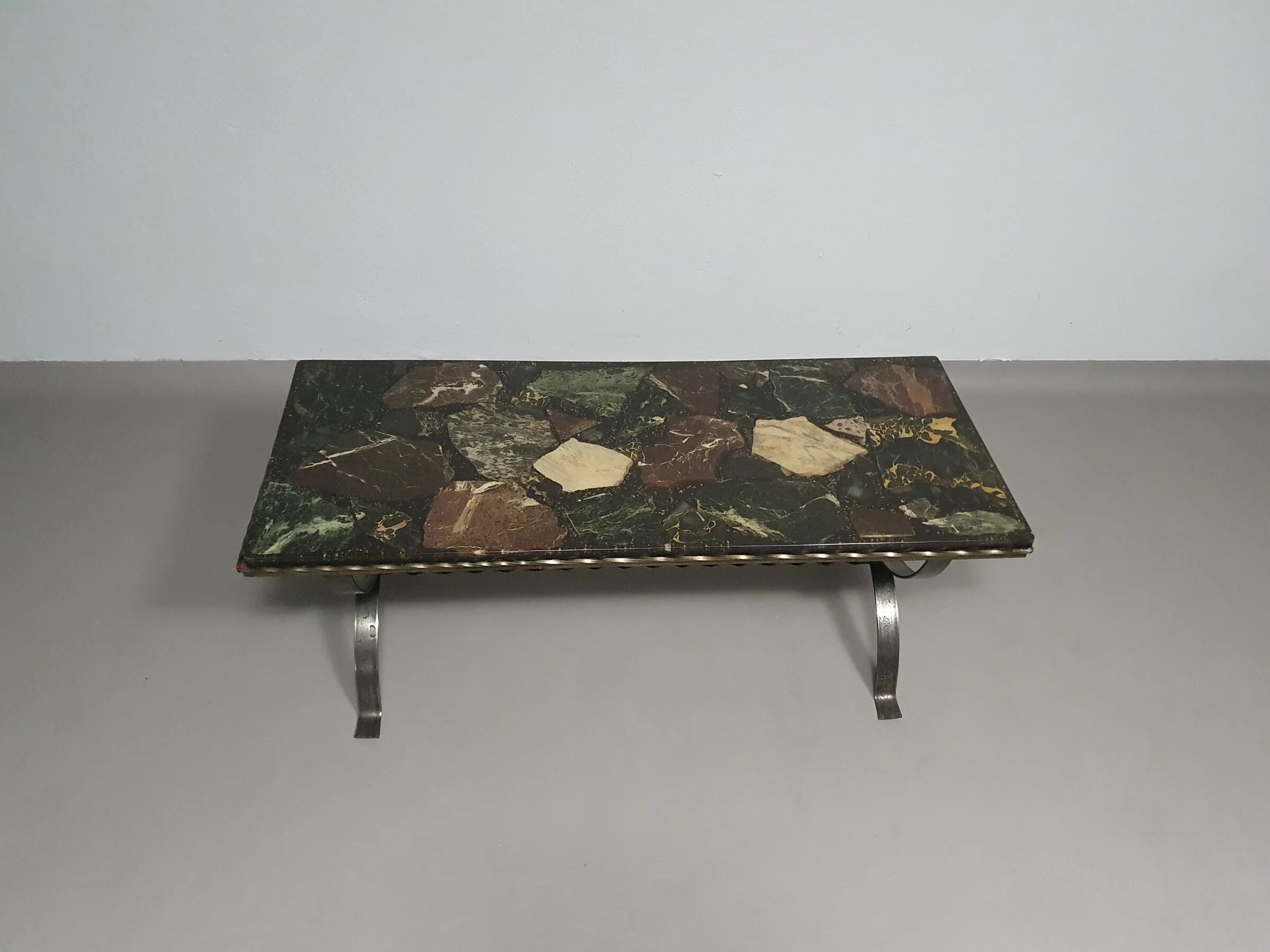 Table basse en résine/marbre années 70