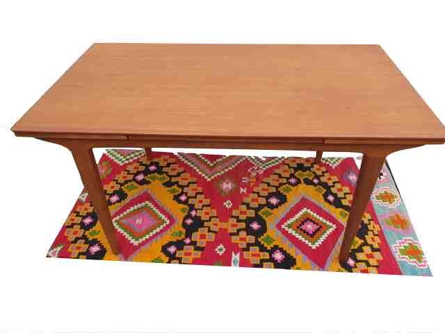 Scandinavian table with lb teak extensions