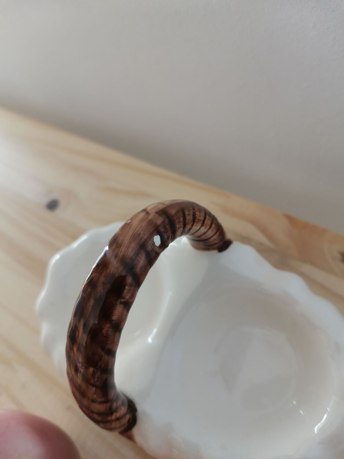 Set of salt shaker and pepper vintage apple slip in basket made in Korea