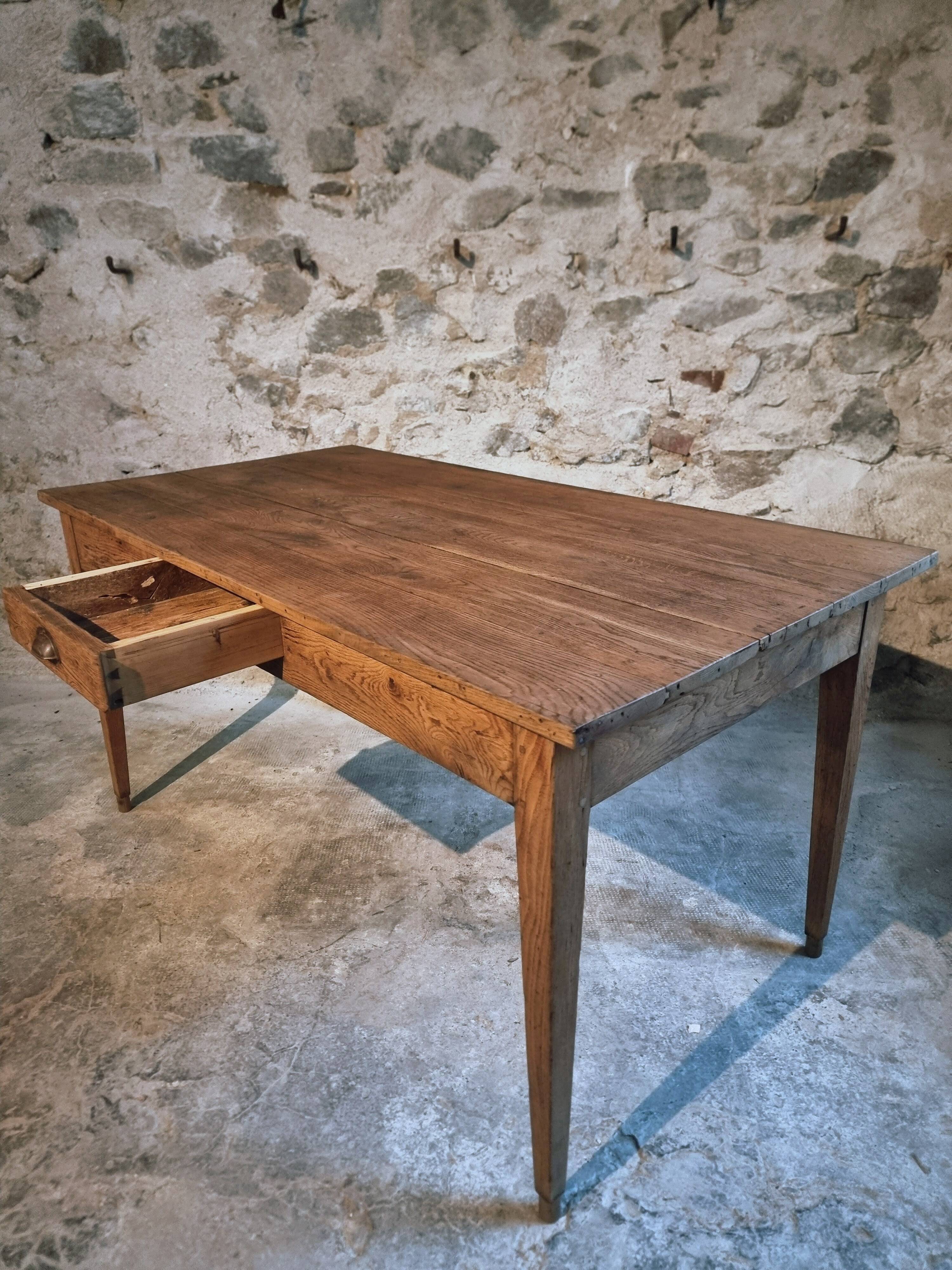 Antique oak farmhouse table – Circa 1900 – Rustic table with drawer