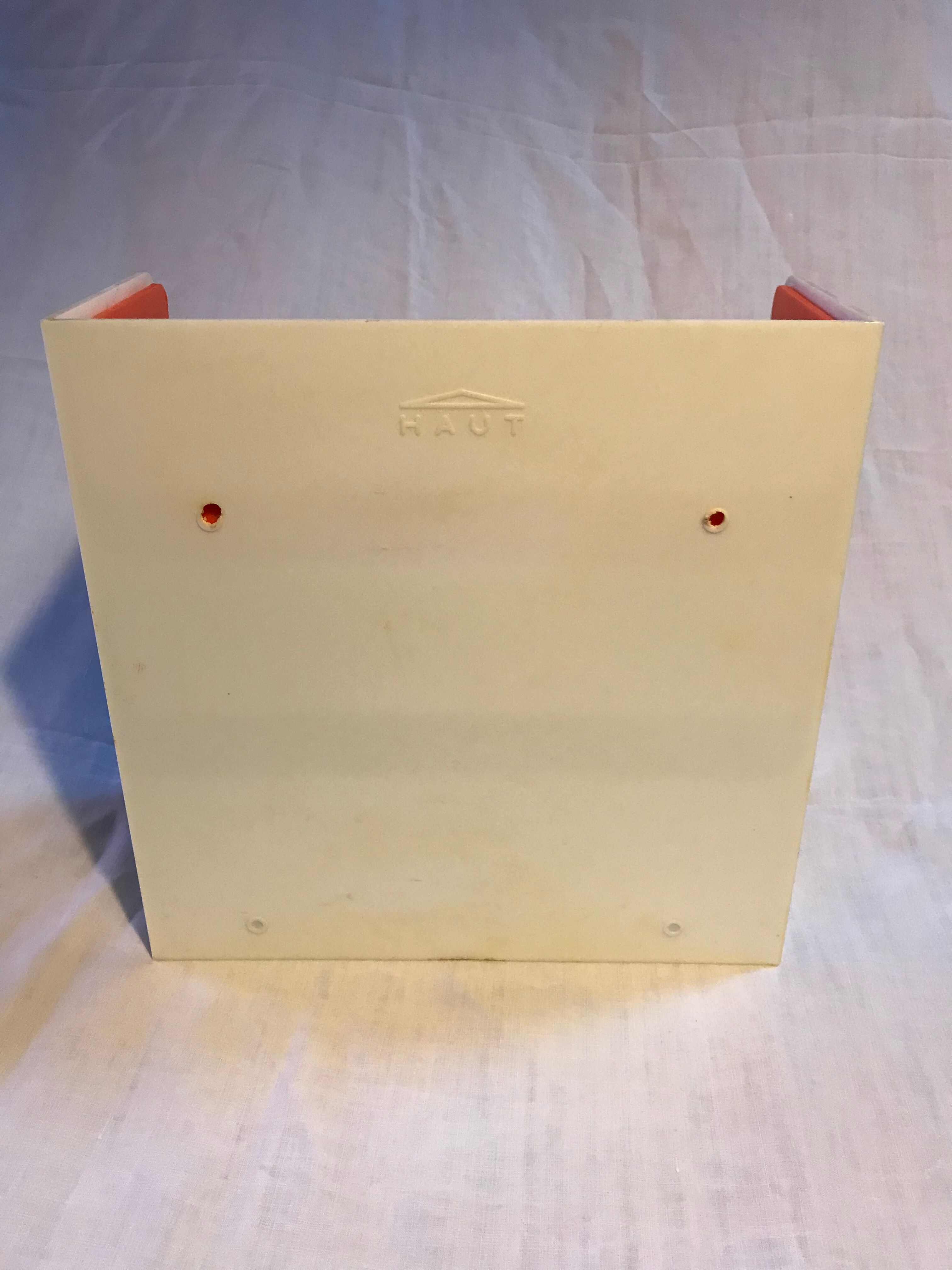 Modular bathroom shelf in plastic 70's