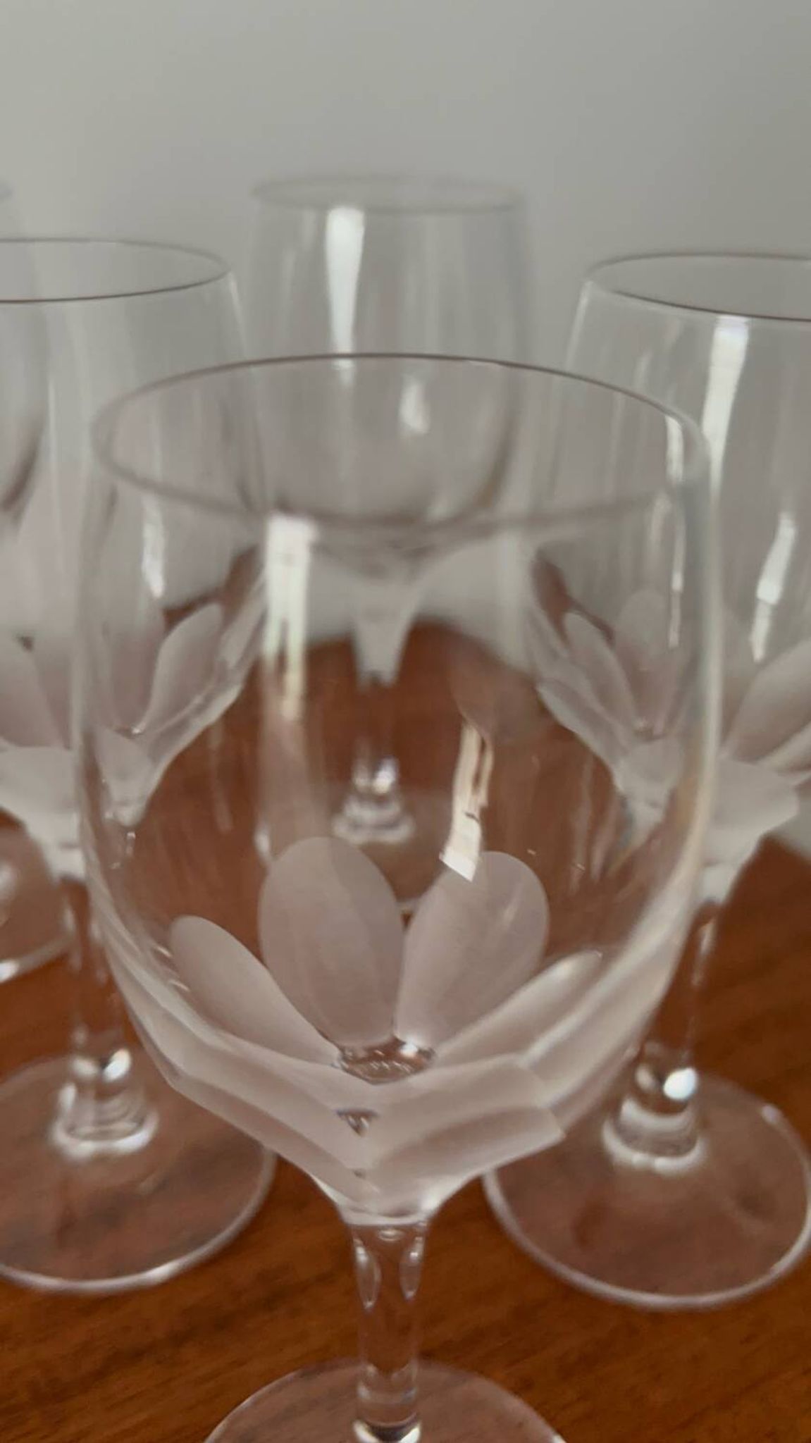 Set of engraved crystal white wine glasses – Elegant vintage glasses