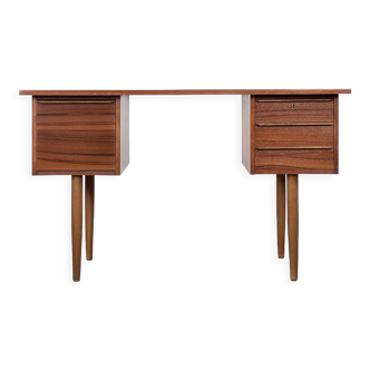 Bureau classique en teck scandinave moderne du milieu du siècle avec tiroirs, années 1960