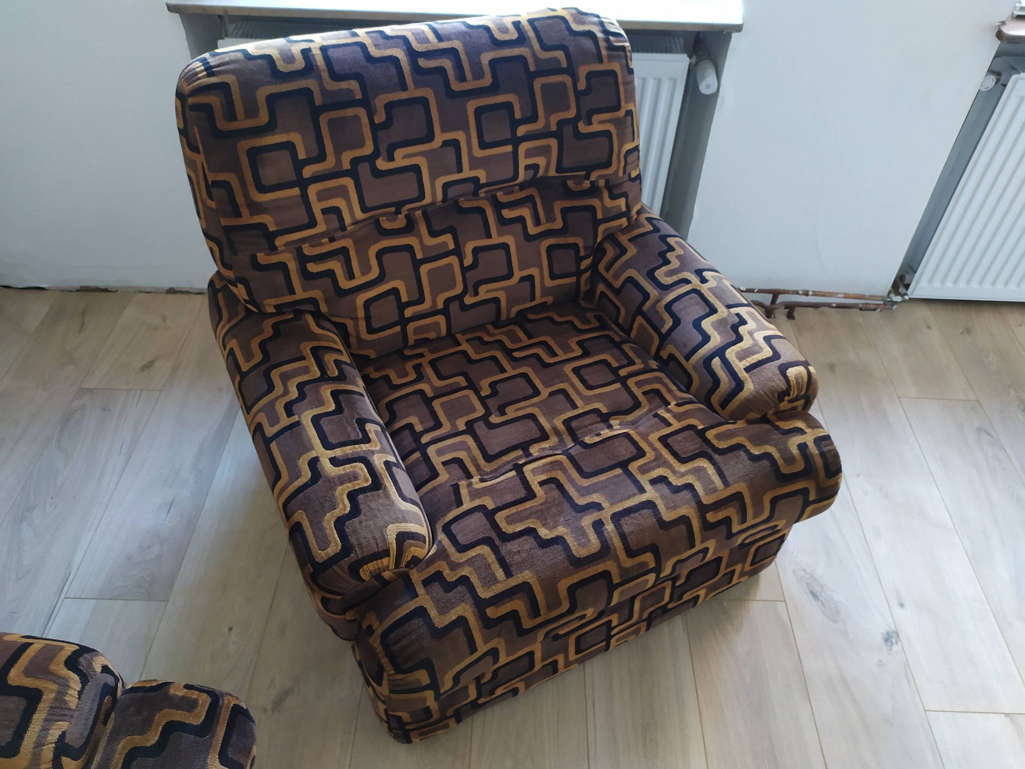 Set vintage sofa bed and 2 armchairs