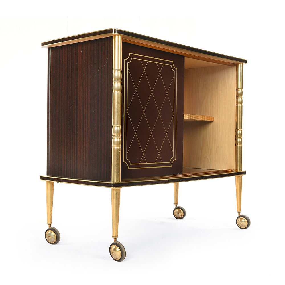 Furniture bar in formica