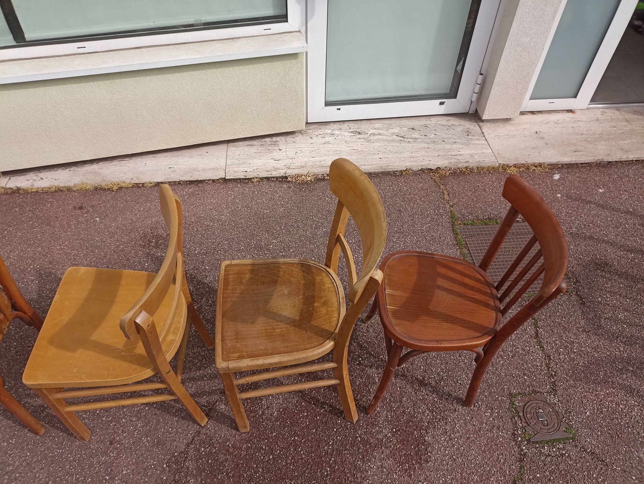 Set of 16 mismatched wooden bistro chairs - vintage - luterma