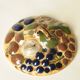 Corbeille de fruits en terre cuite, trompe-l’œil polychrome, poterie Soufflenheim